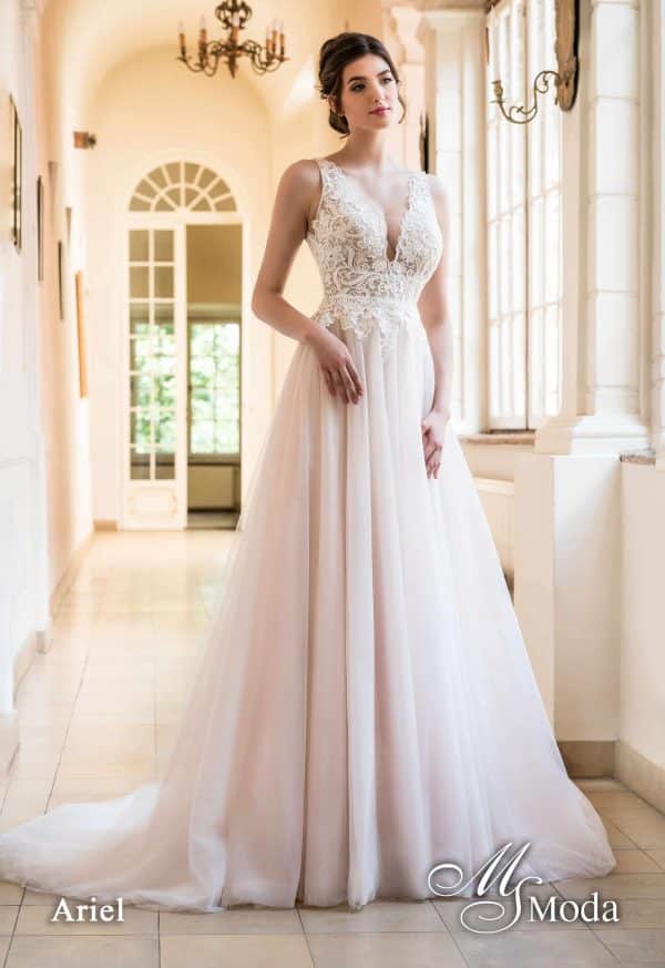 Brautkleid mit V Ausschnitt
