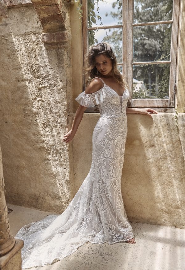 ONYX_EY277_SPAGHETTI STRAP PLUNGING V NECK FIT AND FLARE FULL LACE WEDDING DRESS WITH DETACHABLE OFF THE SHOULDER SLEEVES_EVIE YOUNG BRIDAL -100A0261